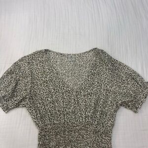 Paper Crane Short Sleeve V-Neck